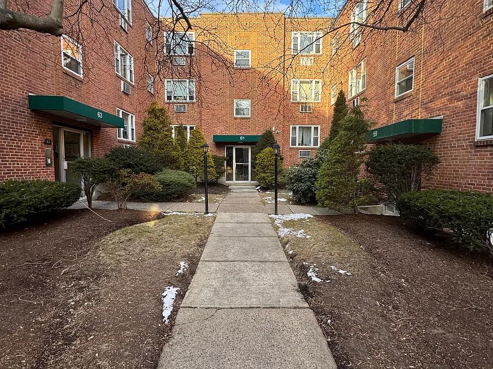 61 Colborne Rd #B1
