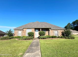 227 Silver Lk, Pearl, MS 39208