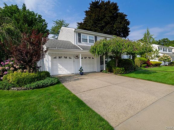 3rd image of 6 Huber Court