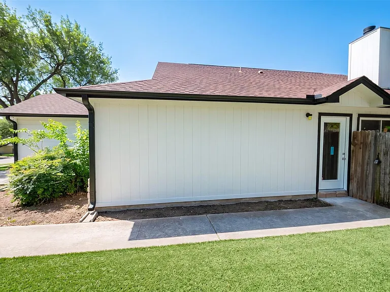 339 Fantail Loop #B — Photo 7