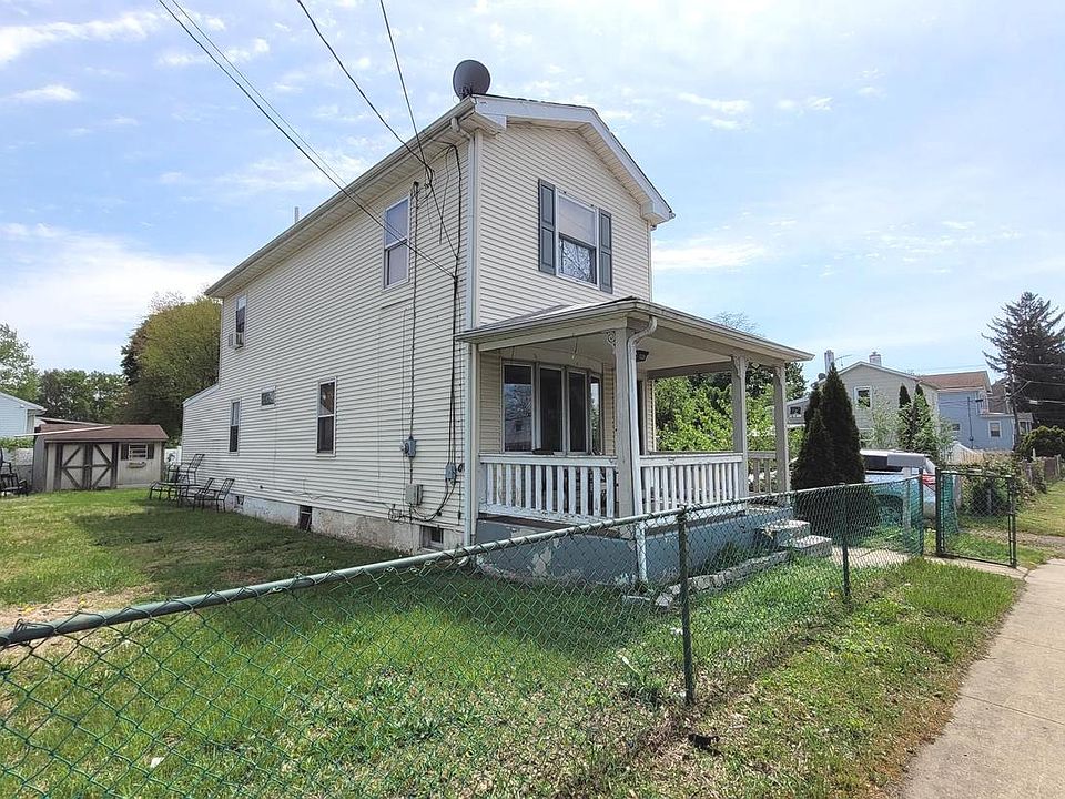 2nd image of 714 Cedar Ln
