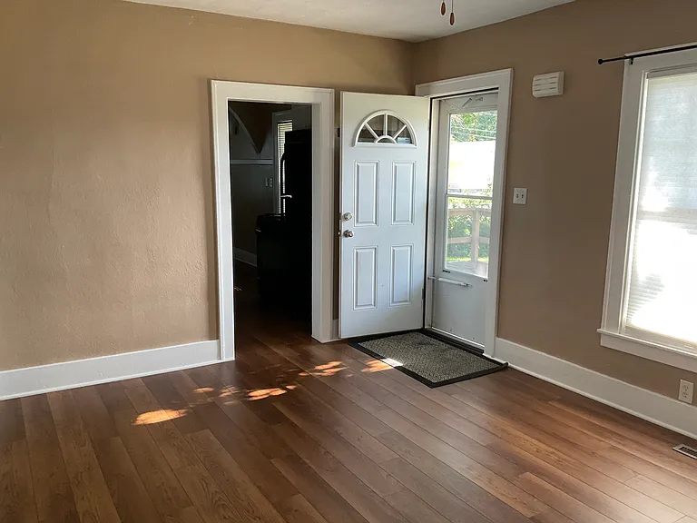 2540 S Alice St — Photo 5