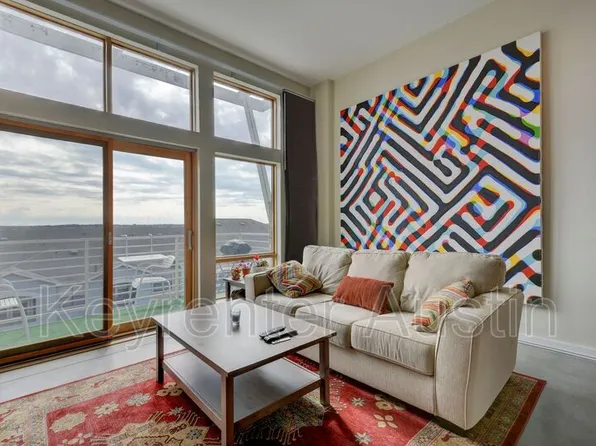2124 E 6th St Unit 420, Austin, TX 78702