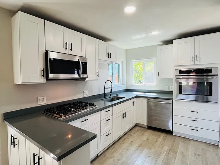 4084-4090 Kansas Street — Photo 6