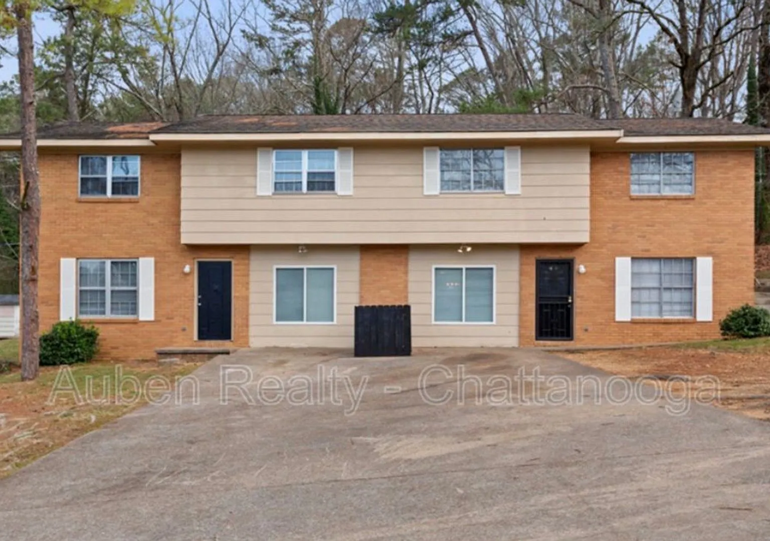 4 Bedroom Home! One month free! Spacious and Pet Friendly — Photo 1