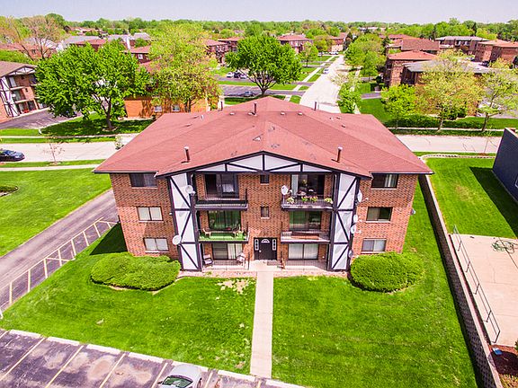 3rd image of 16622 Theresa Ln APT 304
