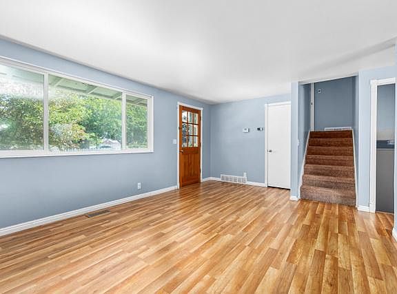 3rd image of 3344 S Meadowlark Dr