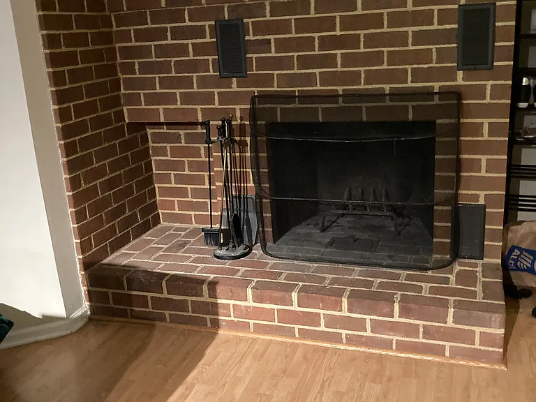 4002 Governors Sq #6 — Photo 3
