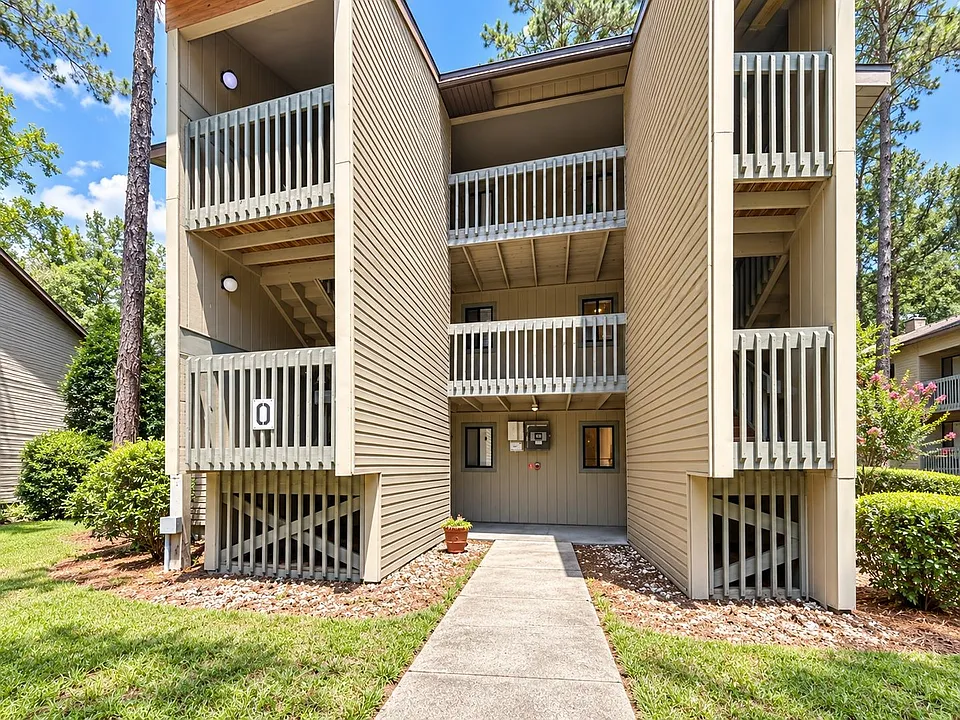 111 SE 16th Ave #206