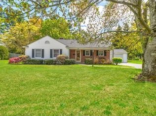 29 Colony Acres Rd, Longmeadow, MA 01106
