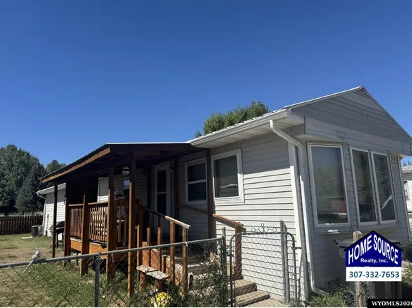 945 Riverview Dr, Lander, WY 82520