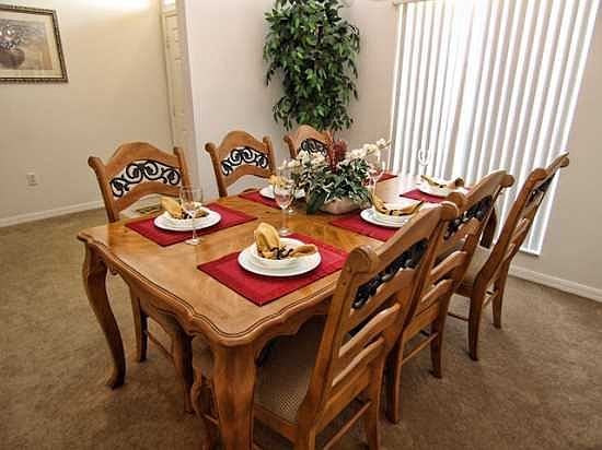 TR5P306MD-formal-dining-area