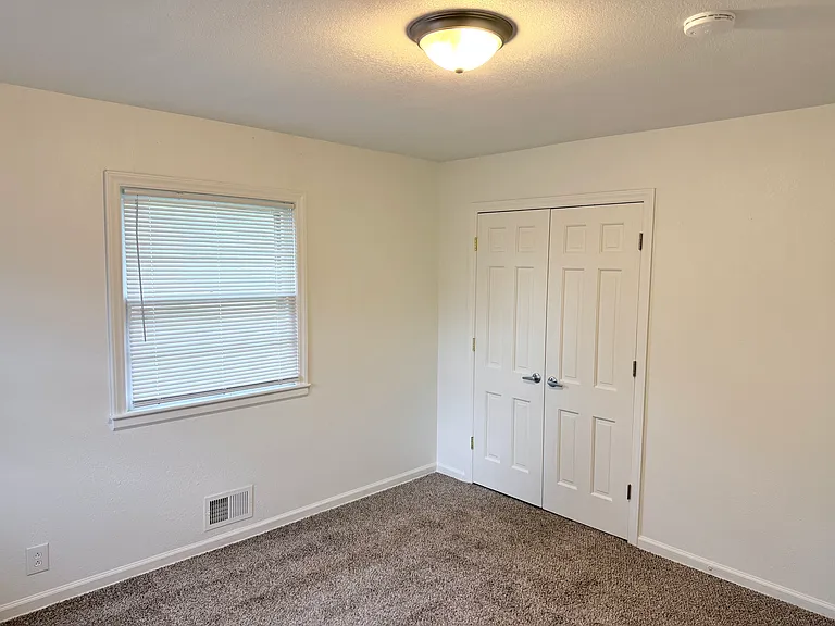 903 SW Lea Dr — Photo 22