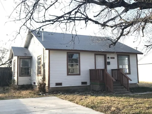 2115 Oakwood St, Haltom City, TX 76117