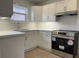 115 Stephen Dr, Toronto, ON M8Y 3N4
