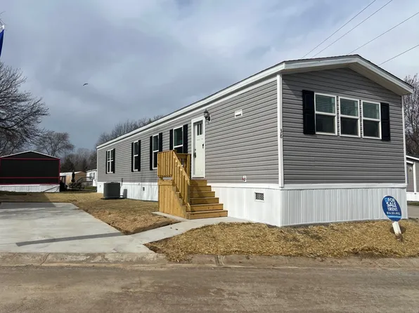 38 Gladiola Ln, Belton, MO 64012