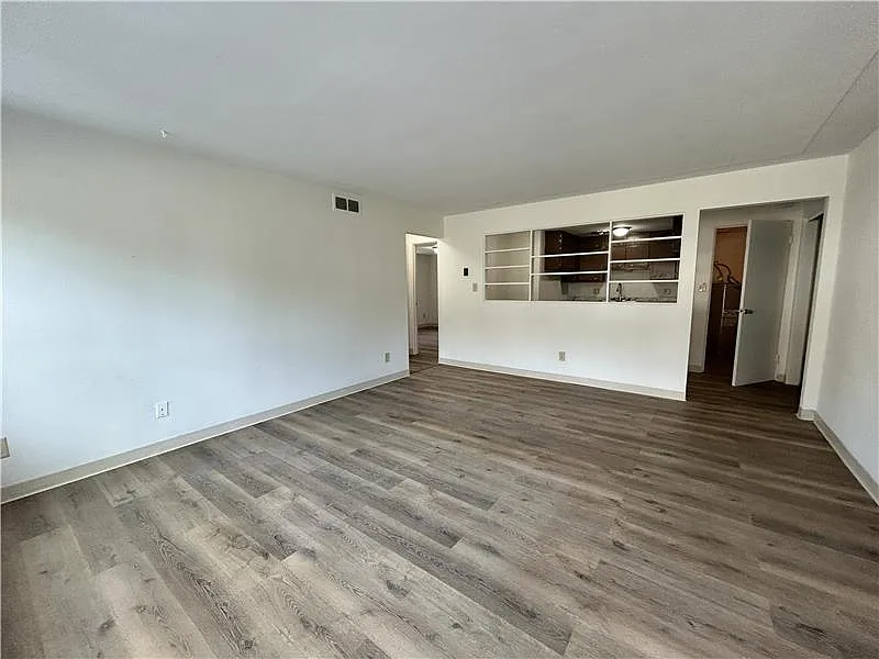 2 bed, 748 sqft, $600 — Photo 2