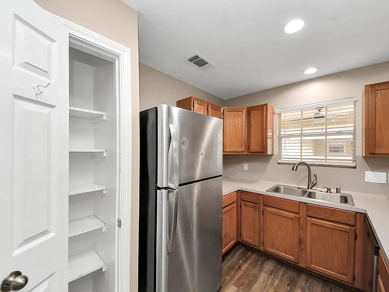 1163 Lovett St — Photo 30