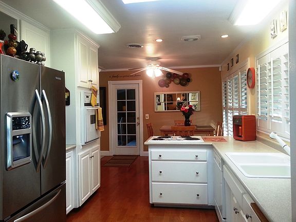 5th image of 8731 Dewey Dr