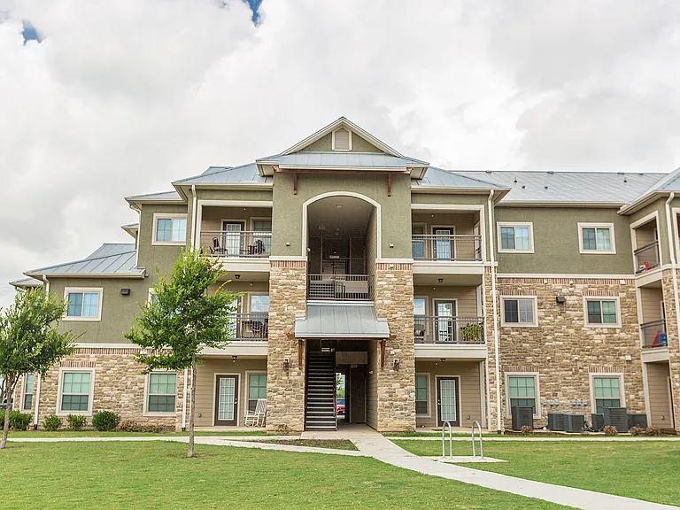 Freedom Hills Ranch Apartments — Photo 114