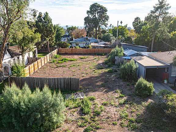 2nd image of 931 W HEATHERBRAE Drive #10