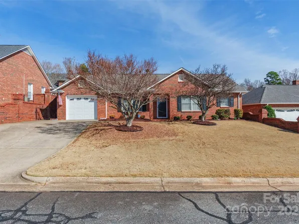 1910 Connemara Ct, Gastonia, NC 28054