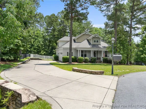 951 Whispering Pines Dr, Spring Lake, NC 28390