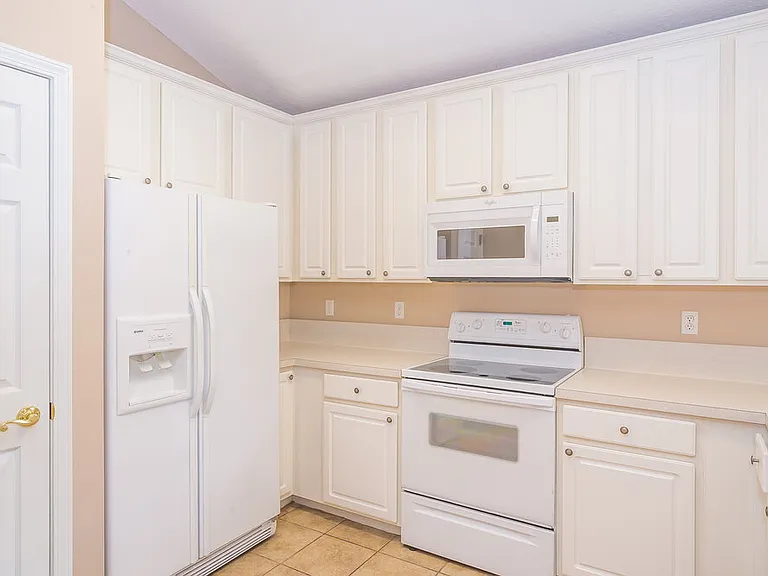 1667 Rustling Dr — Photo 9