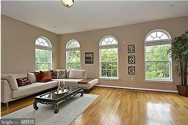 715 Pleasant Dr — Photo 10