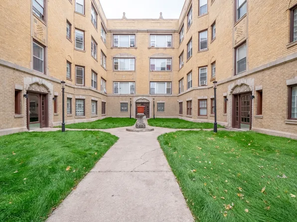 7377 N Damen Ave APT J2, Chicago, IL 60645
