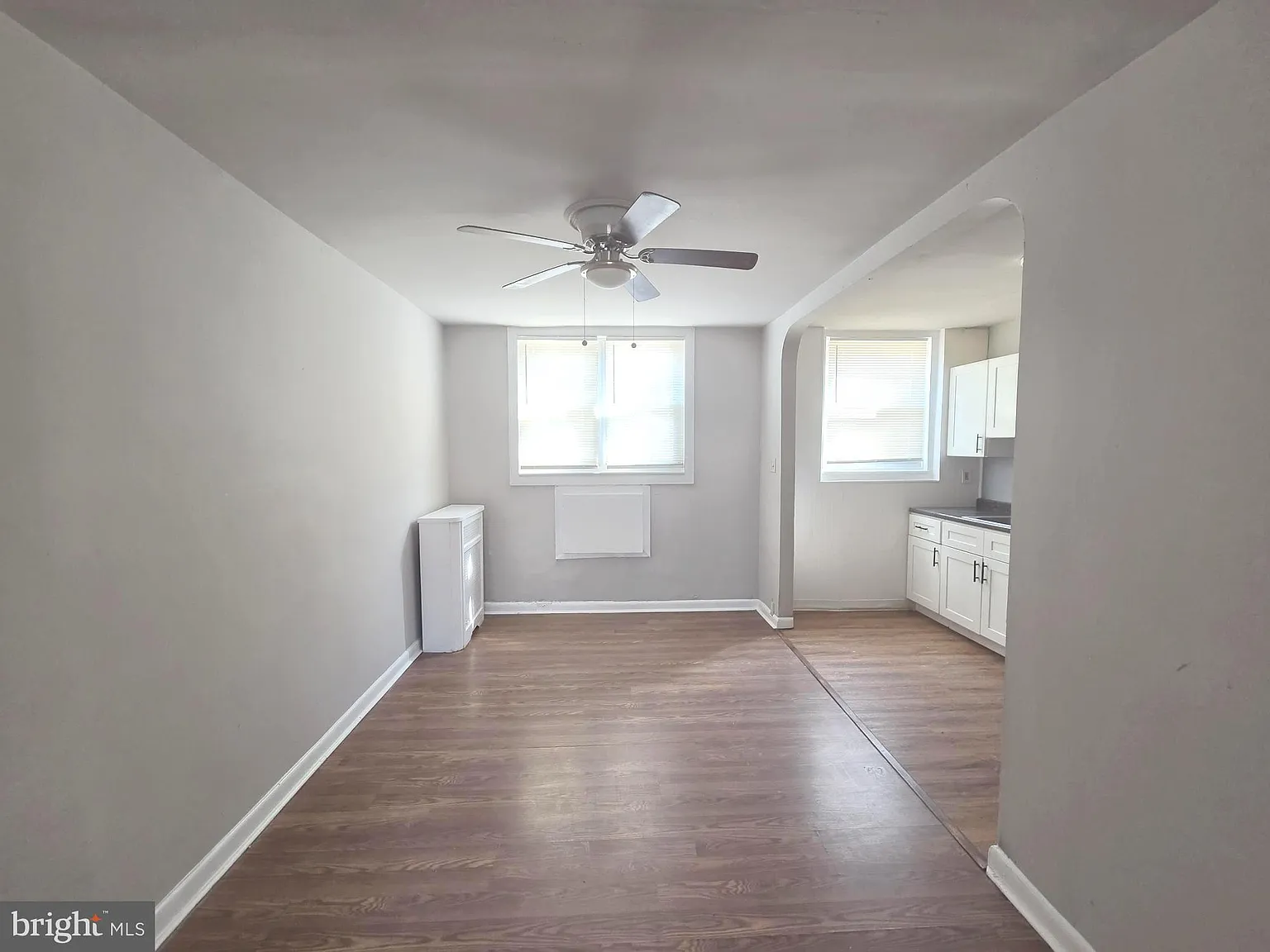 3 bed, 970 sqft, $1,700 — Photo 3