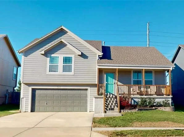 361 N Cedar Hills St, Olathe, KS 66061