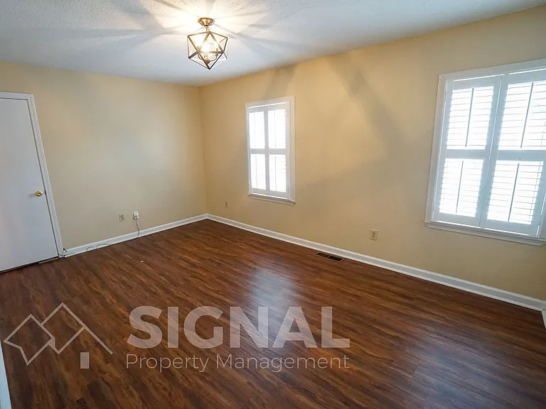 352 Jamestown Manor Dr — Photo 11