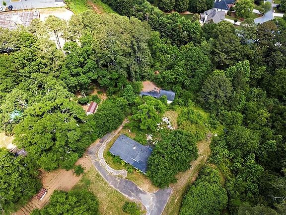 2nd image of 6121 Post Rd