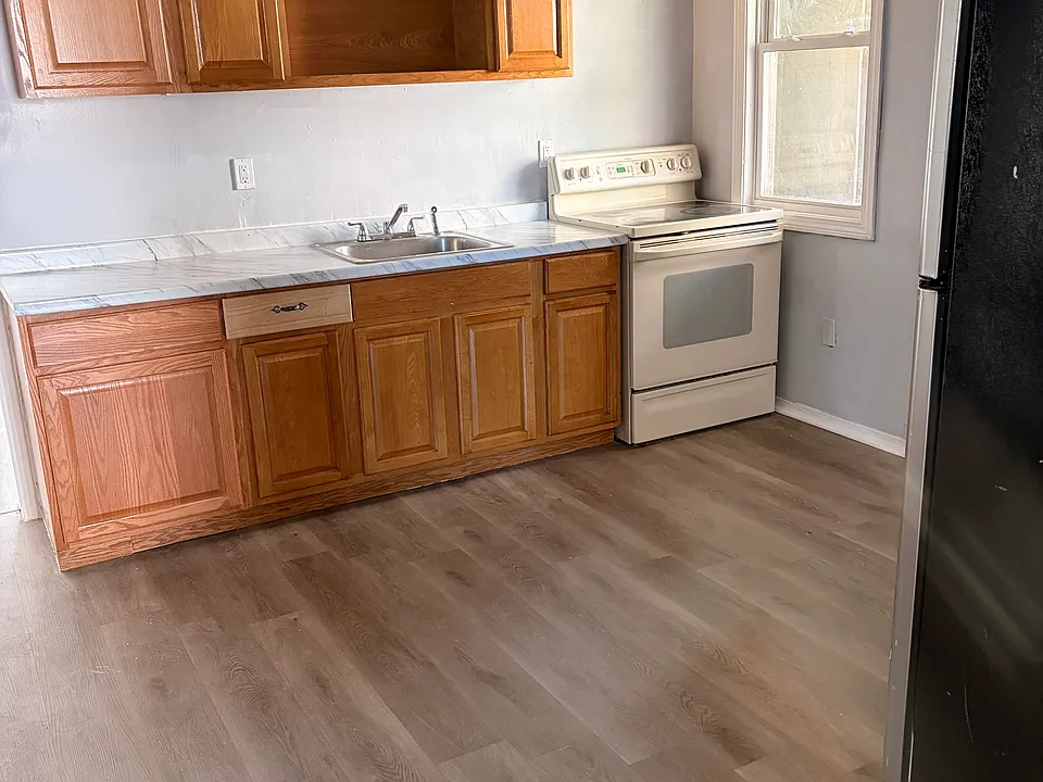 157 Lounsbury St #2