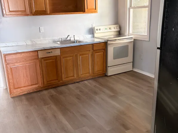 157 Lounsbury St #2, Waterbury, CT 06706
