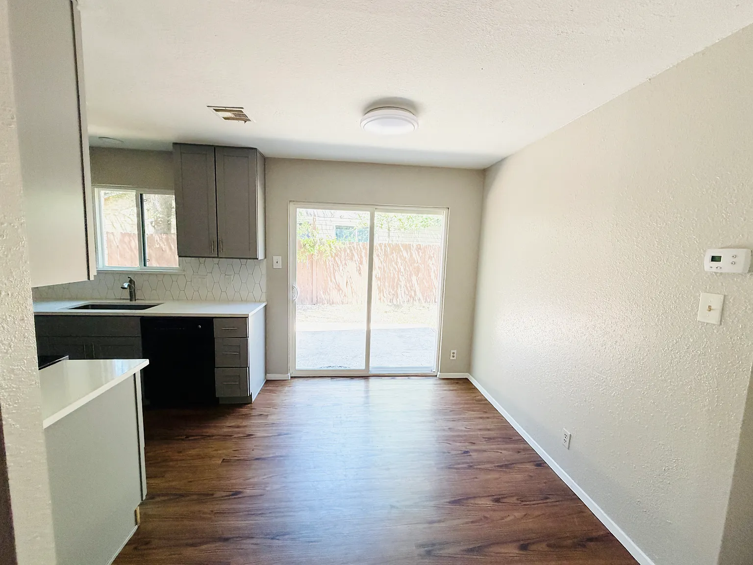 8808 Pineridge Dr — Photo 4