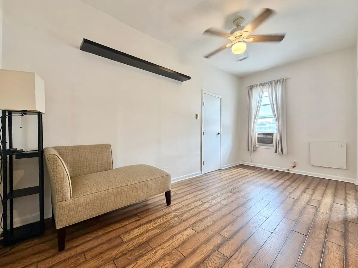 Building Photo - 514 Monastery Pl #3R