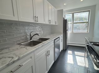 75 High St #317, London, ON N6C 4J8