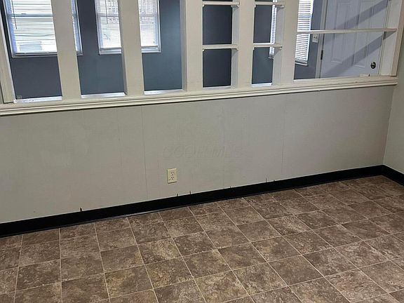 5th image of 104 Collingwood Ave