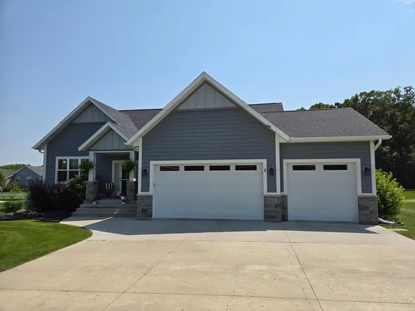 1837 Spruce Grove Trl, Detroit Lakes, MN 56501