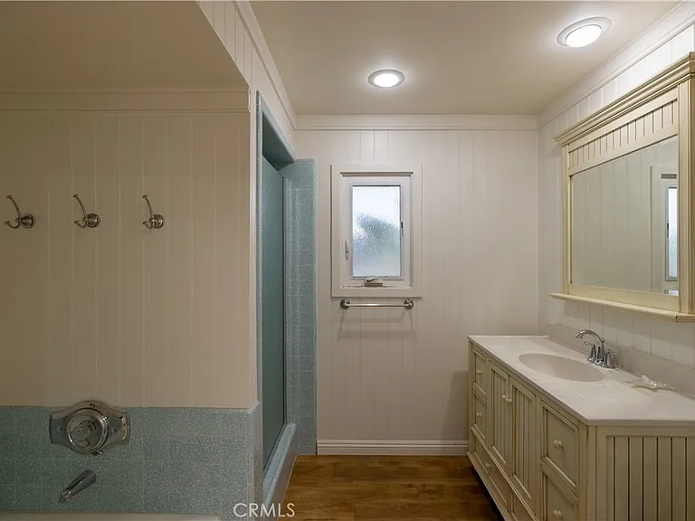 1303 E Balboa Blvd — Photo 17