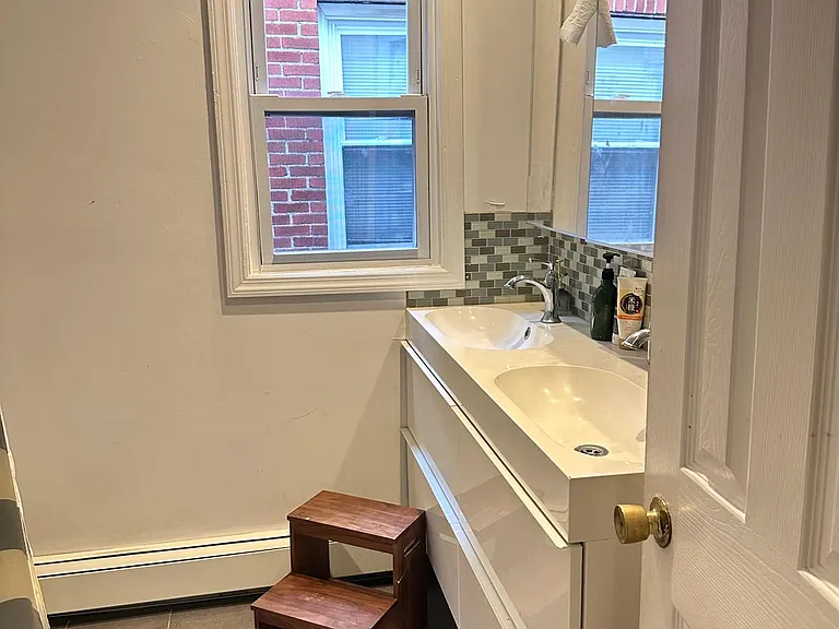 50 Belmont Ave #2 — Photo 8