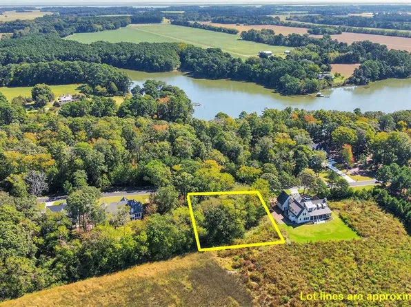 84 Creekside Ln #56, Cape Charles, VA 23310