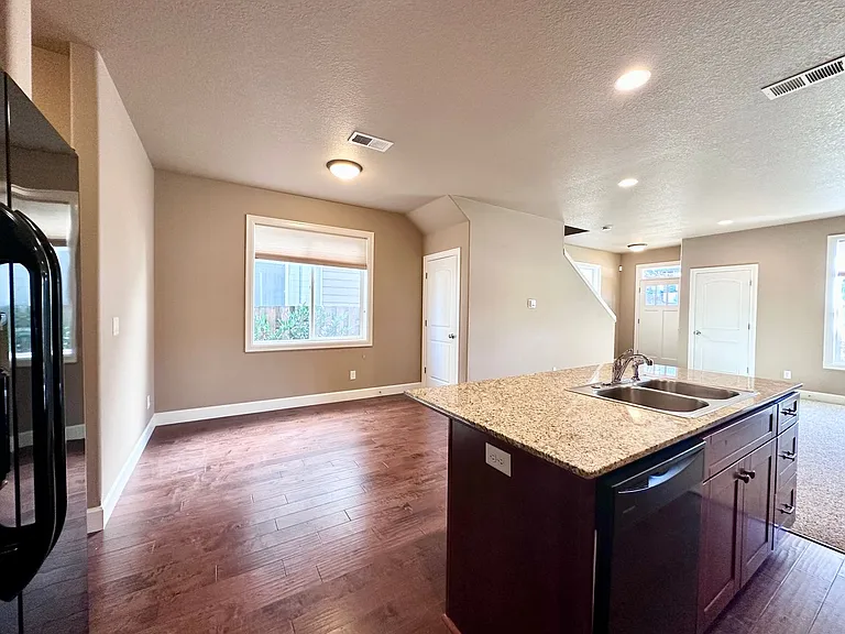 19021 Village Blvd — Photo 12