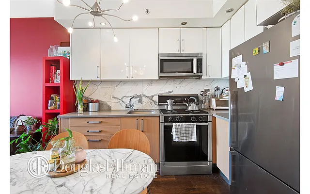 Sold by Douglas Elliman | media 25