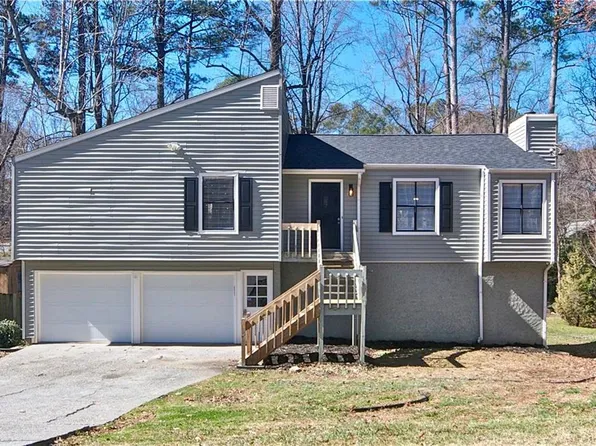 6010 Woodland Dr NW, Kennesaw, GA 30152