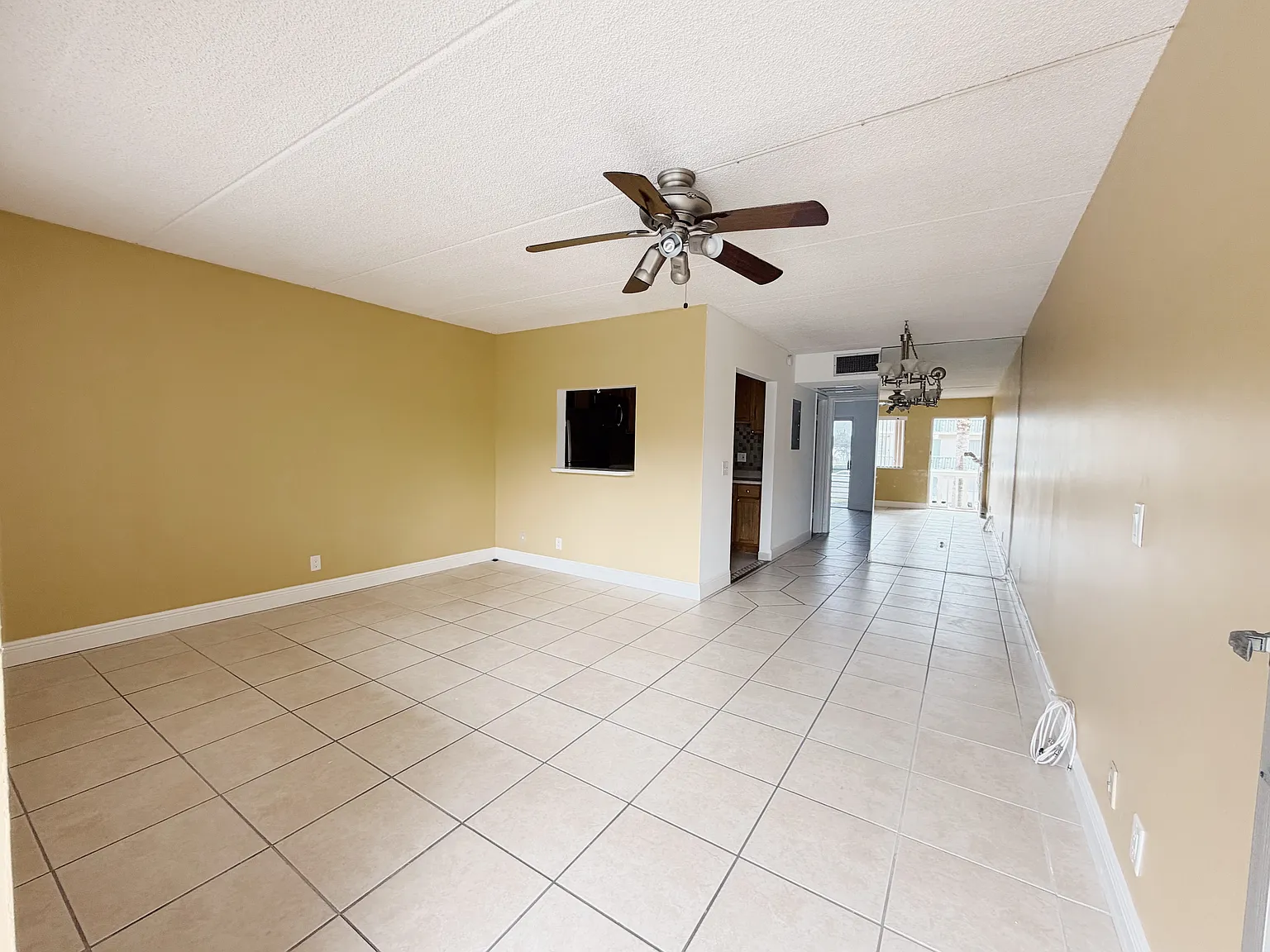 1 bed, 650 sqft, $1,300 — Photo 2