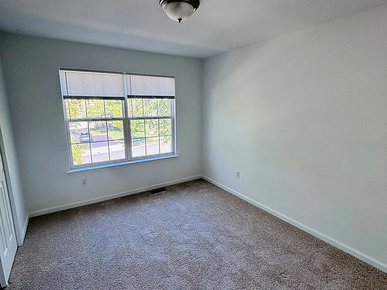 1011 King Way — Photo 25