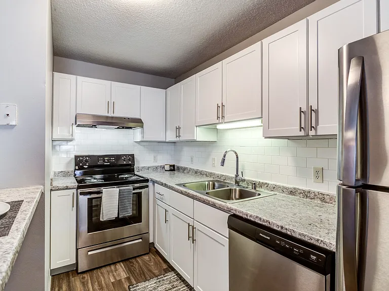 Audenn Apartments — Photo 25